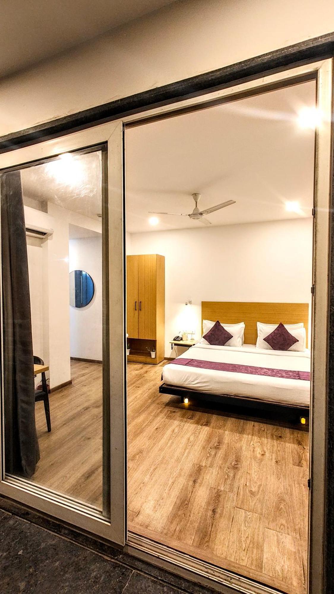 Mavens White Artemis Hospital Road Sector 52 Gurgaon Hotel Luaran gambar