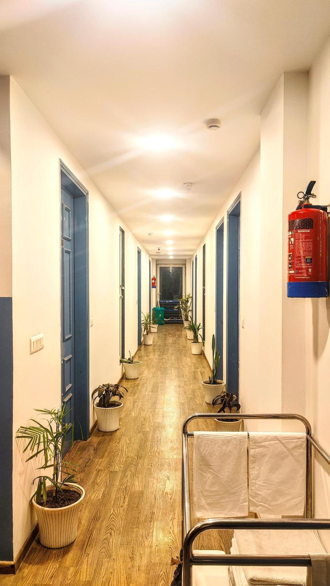 Mavens White Artemis Hospital Road Sector 52 Gurgaon Hotel Luaran gambar