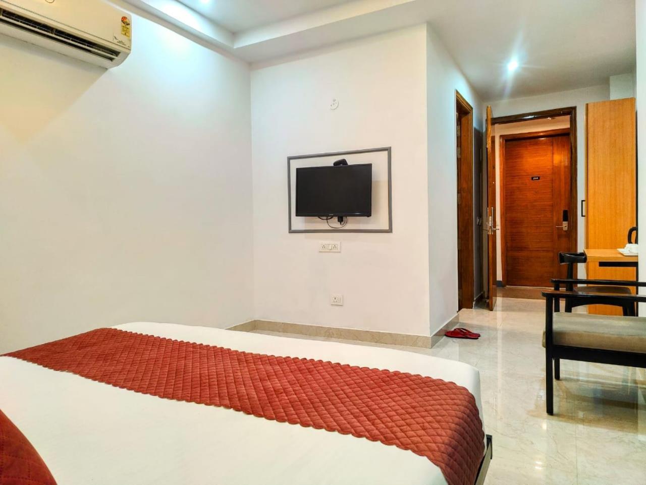 Mavens White Artemis Hospital Road Sector 52 Gurgaon Hotel Luaran gambar