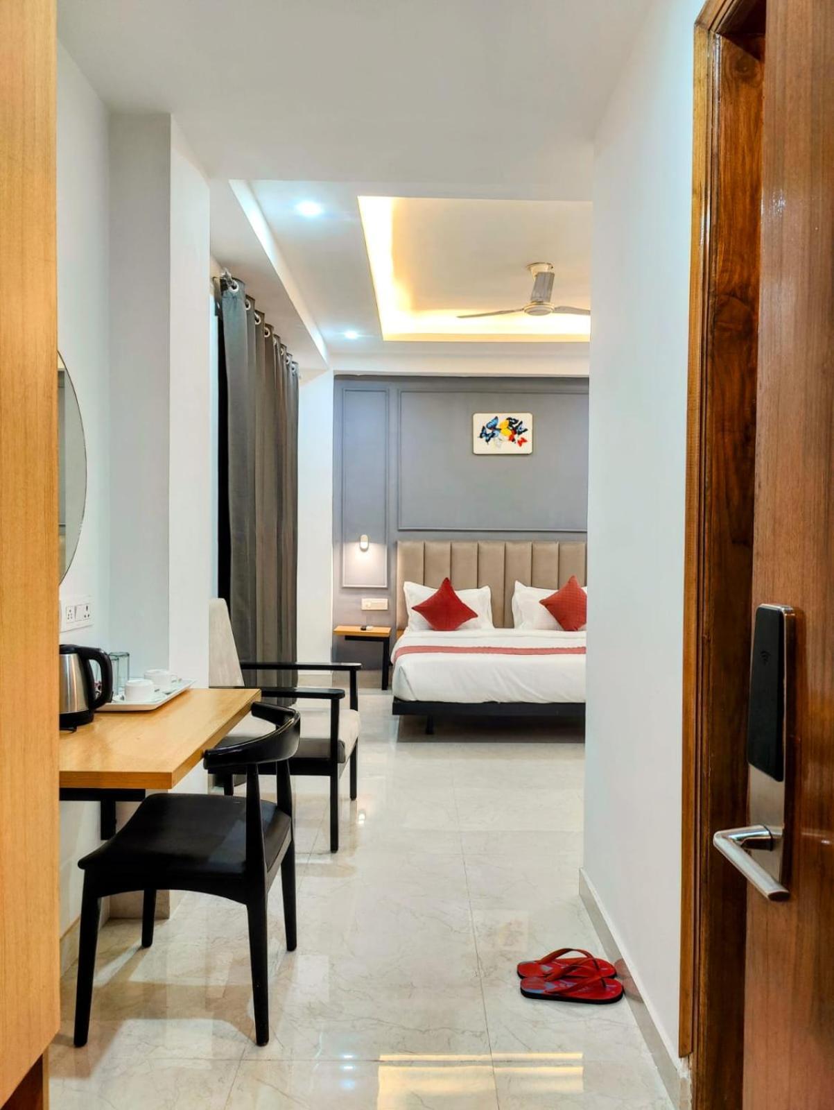 Mavens White Artemis Hospital Road Sector 52 Gurgaon Hotel Luaran gambar