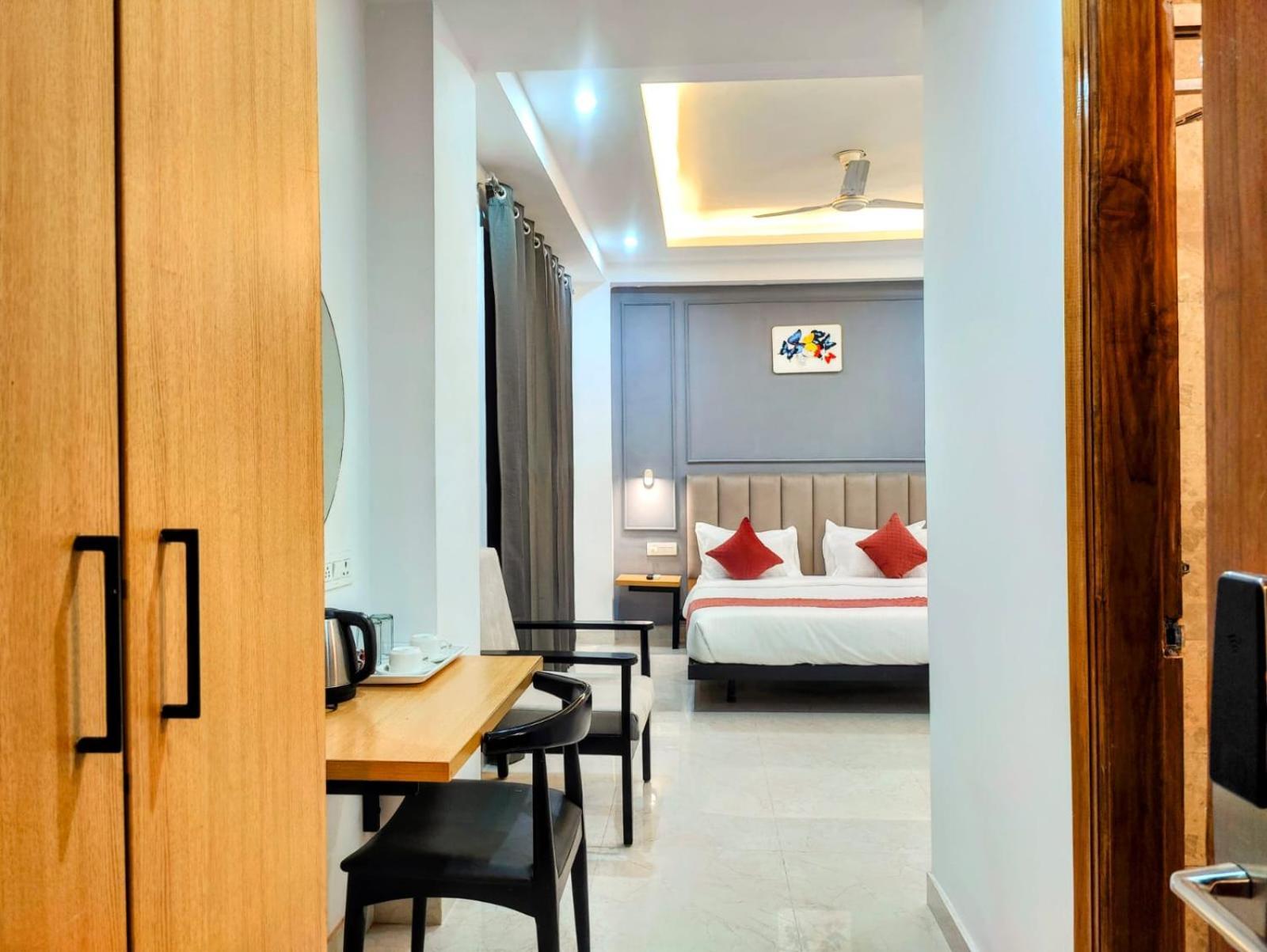 Mavens White Artemis Hospital Road Sector 52 Gurgaon Hotel Luaran gambar